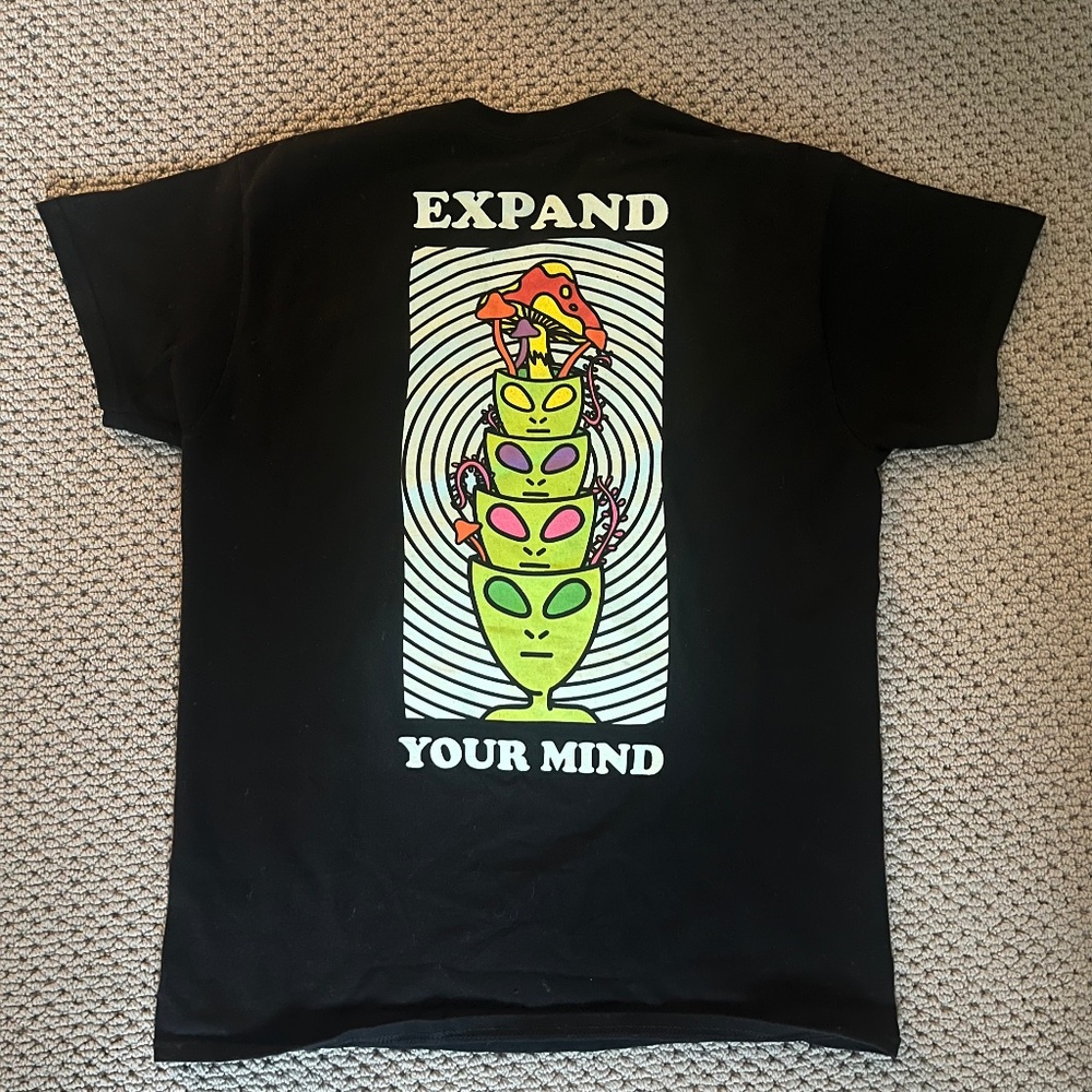 expand your mind alab t-shirt size M (Miny Condition)